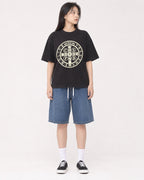 Mockup Boxy Heavyweight Tee Black female full-body 01