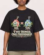 Mockup Boxy Heavyweight Tee Black female close-up 14