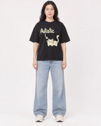 Mockup Boxy Heavyweight Tee Black female full-body 03