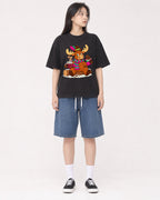 Mockup Boxy Heavyweight Tee Black female full-body 01
