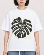 Mockup Boxy Heavyweight Tee White female close-up 11