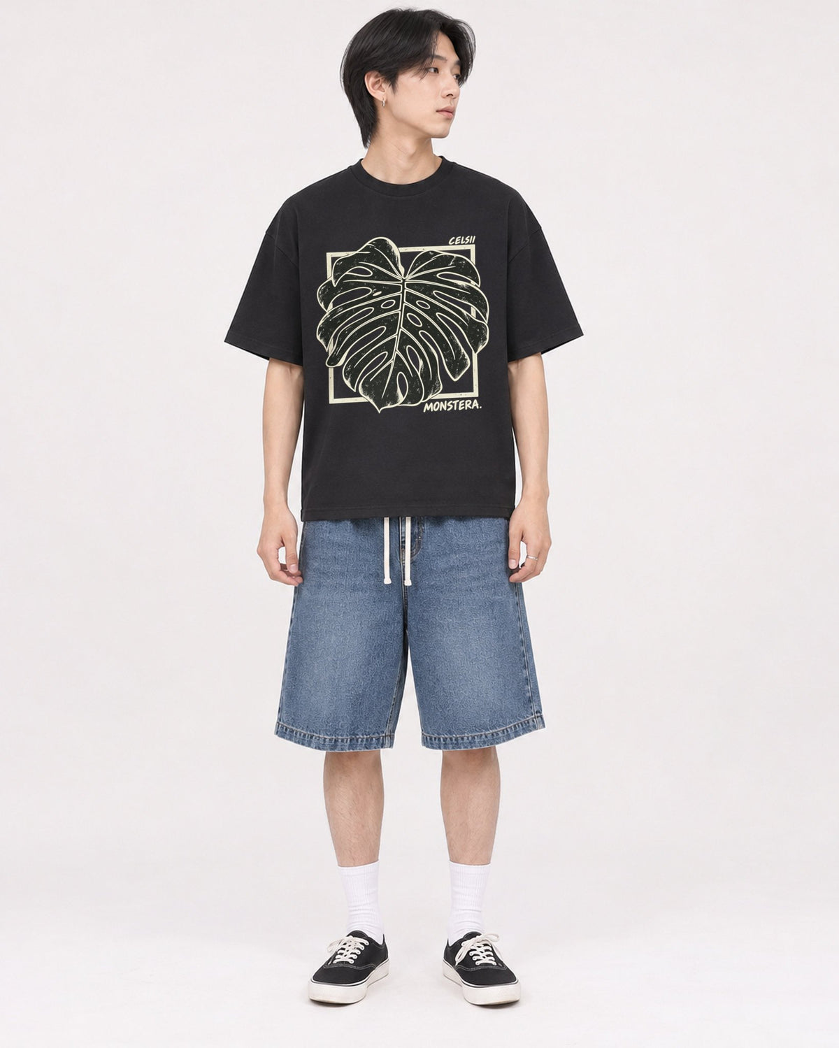 Mockup Boxy Heavyweight Tee Black male full-body 11