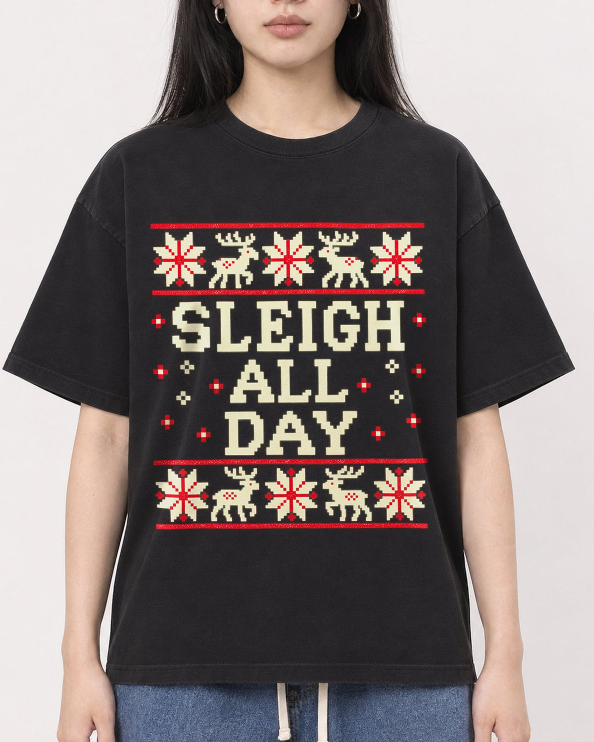 Mockup Boxy Heavyweight Tee Black female close-up 01