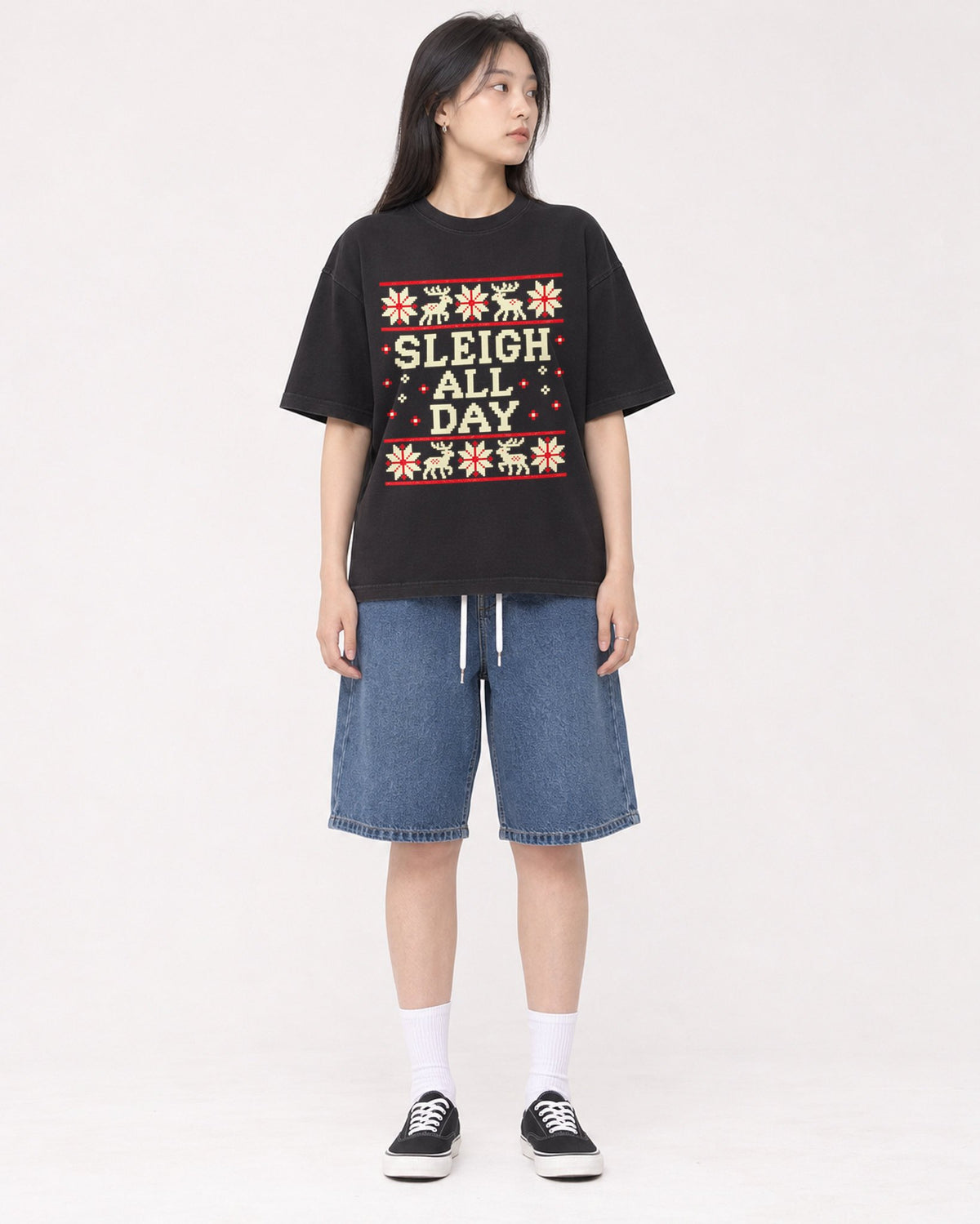 Mockup Boxy Heavyweight Tee Black female full-body 01