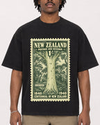 Mockup Boxy Heavyweight Tee Black male close-up 04