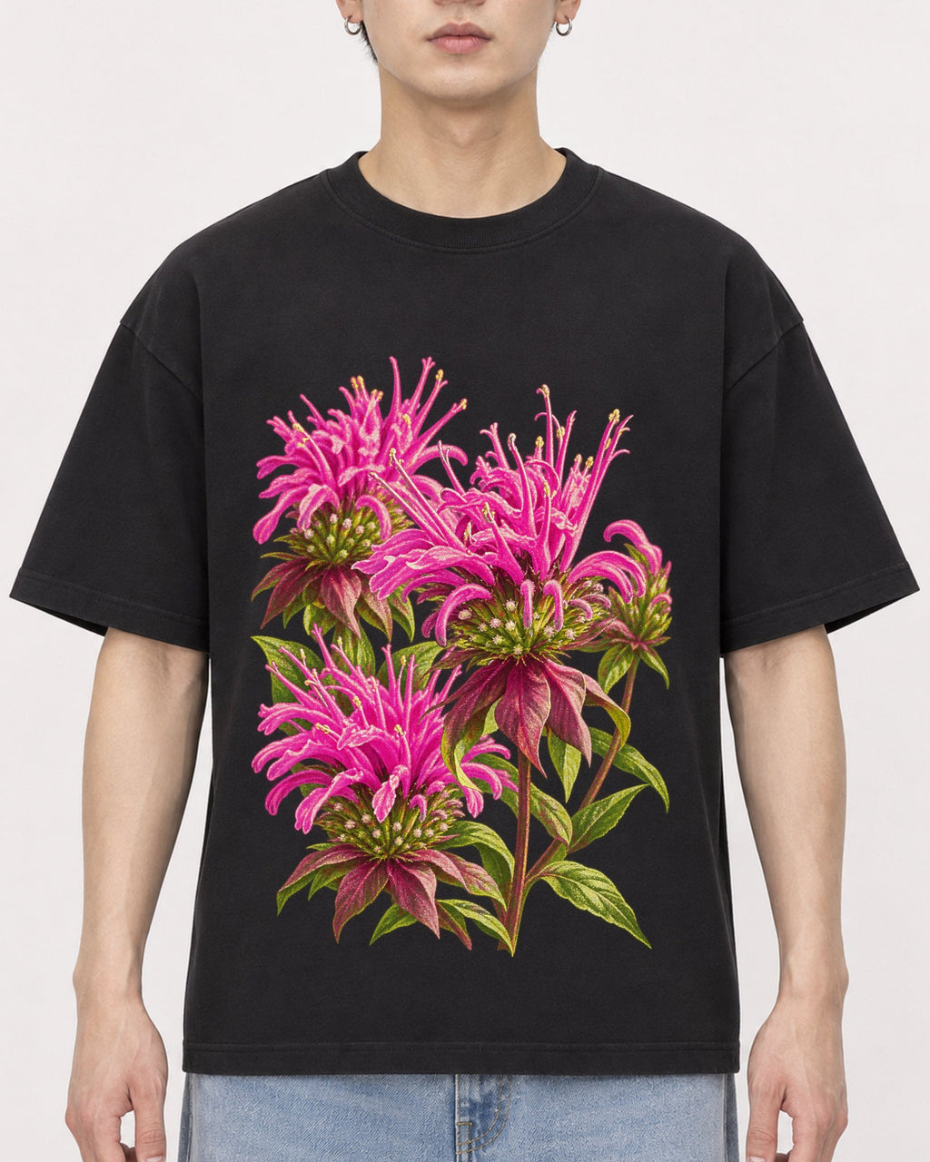 Mockup Boxy Heavyweight Tee Black male close-up 01