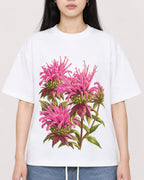 Mockup Boxy Heavyweight Tee White female close-up 01
