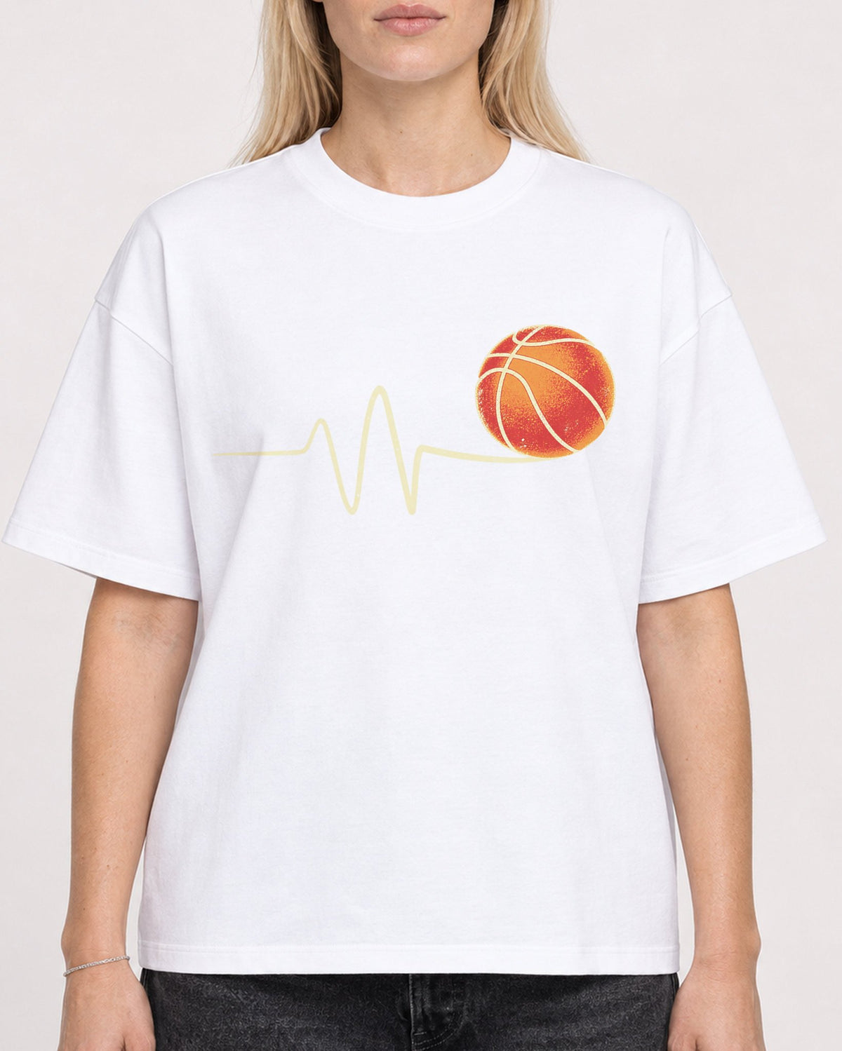 Mockup Boxy Heavyweight Tee White female close-up 08