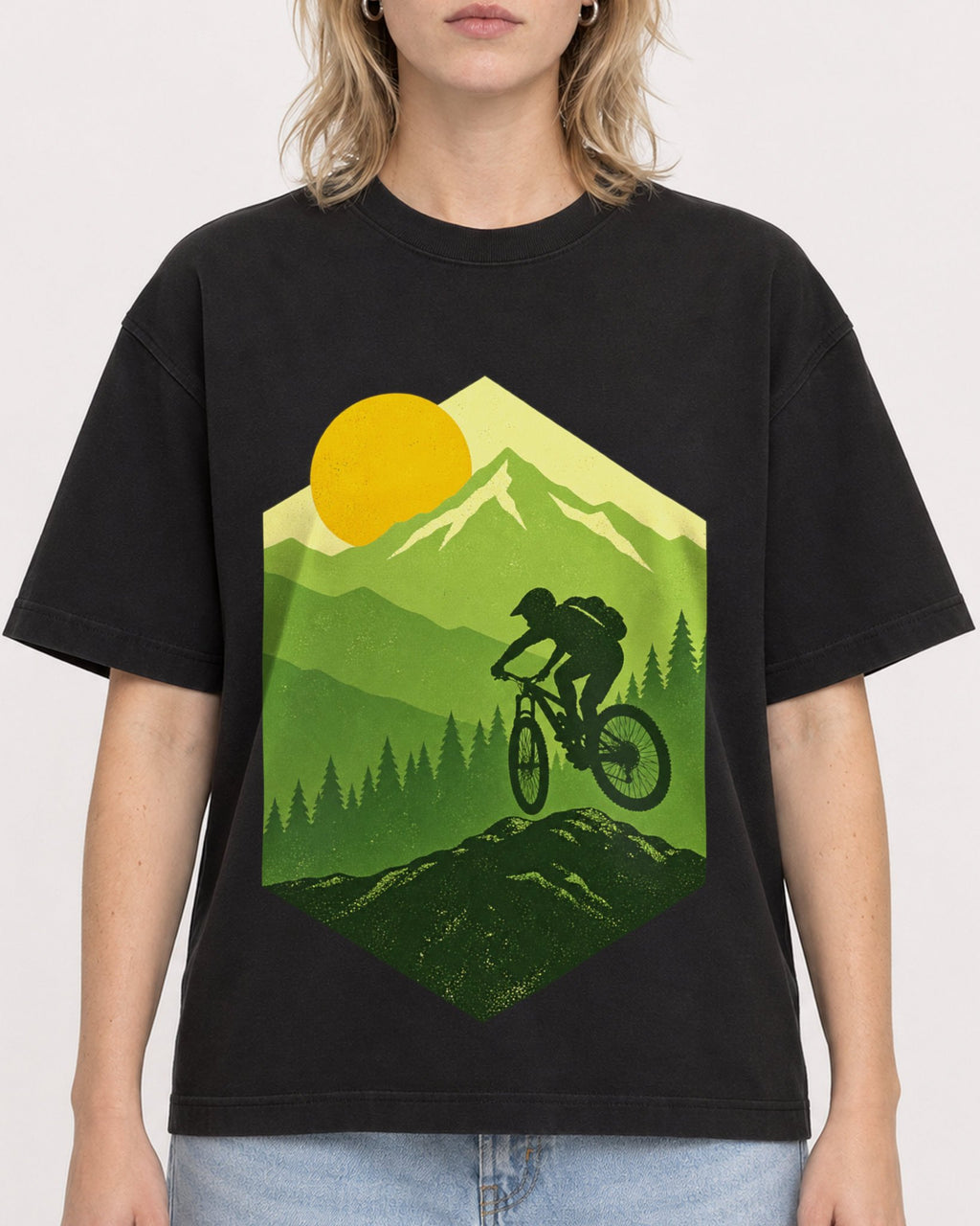 Mockup Boxy Heavyweight Tee Black female close-up 19