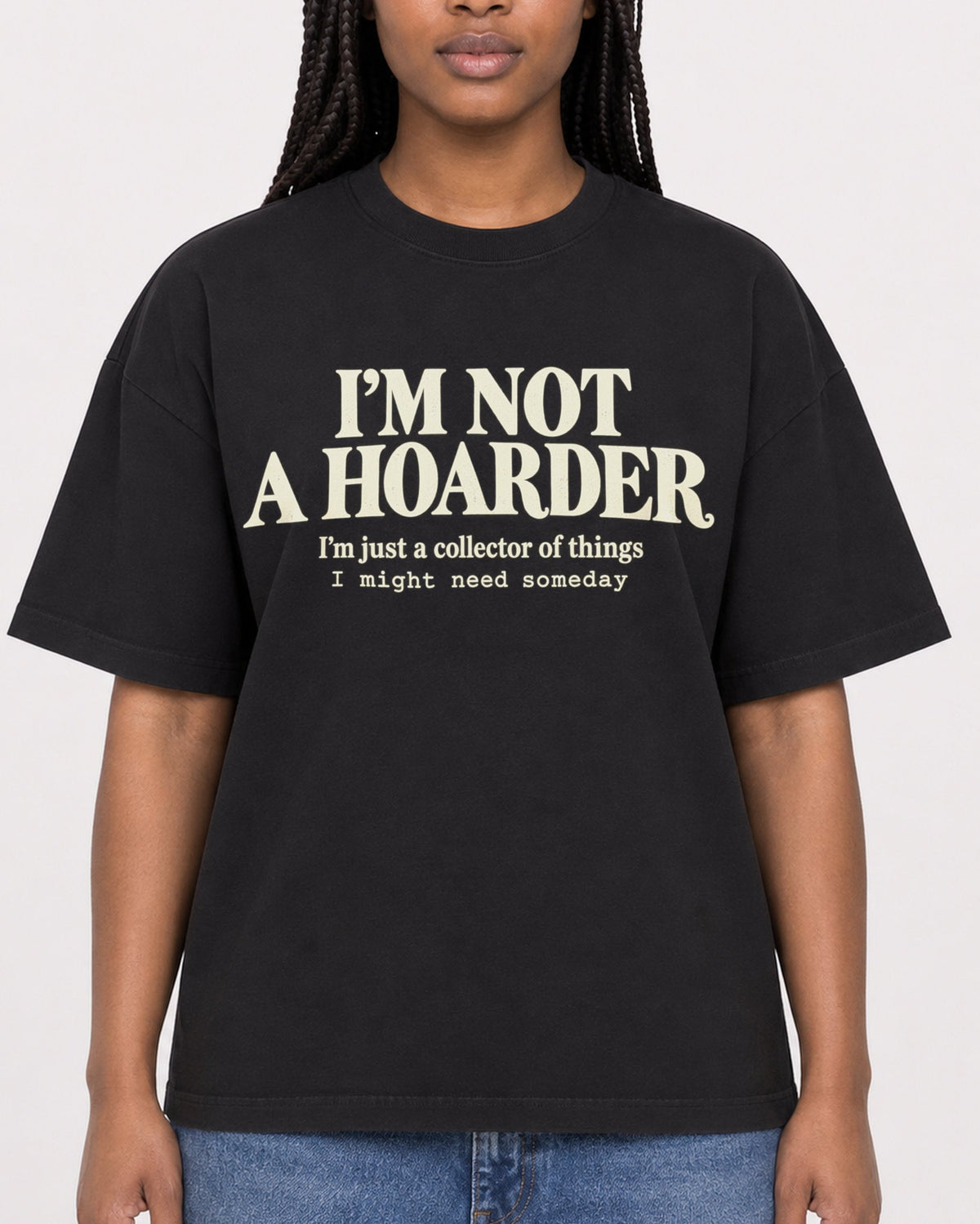 Mockup Boxy Heavyweight Tee Black female close-up 04