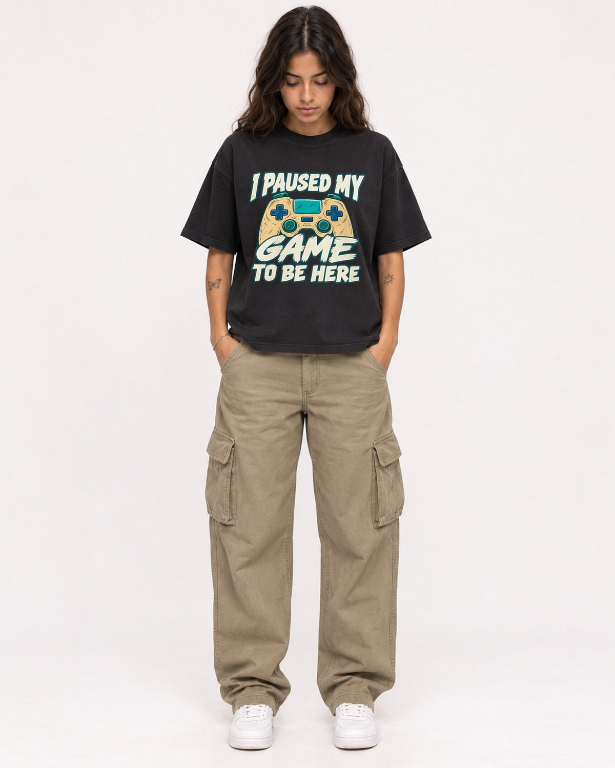 Mockup Boxy Heavyweight Tee Black female full-body 06
