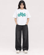Mockup Boxy Heavyweight Tee White female full-body 13