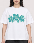 Mockup Boxy Heavyweight Tee White female close-up 13