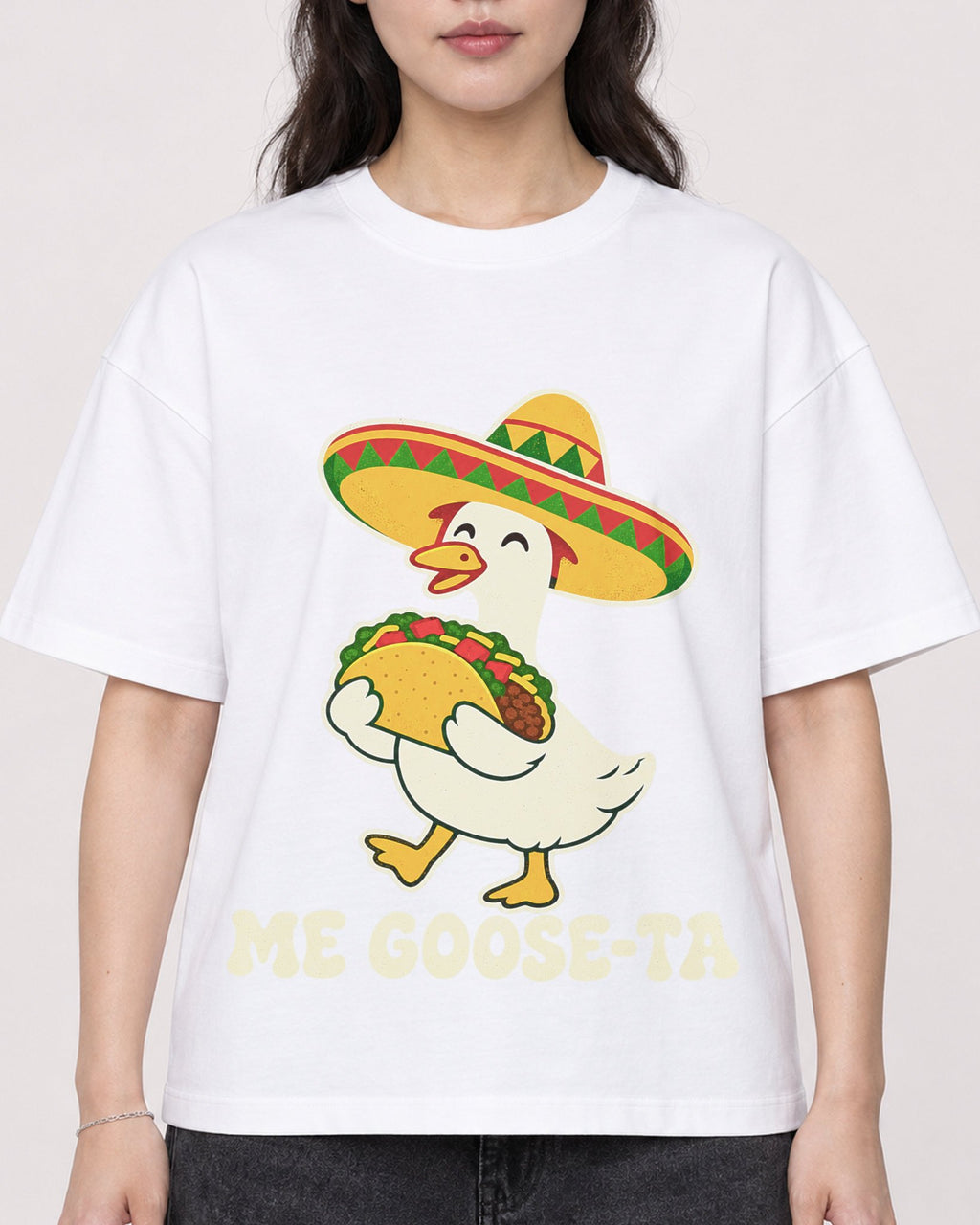 Mockup Boxy Heavyweight Tee White female close-up 03