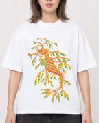 Mockup Boxy Heavyweight Tee White female close-up 33