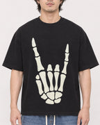 Mockup Boxy Heavyweight Tee Black male close-up 03