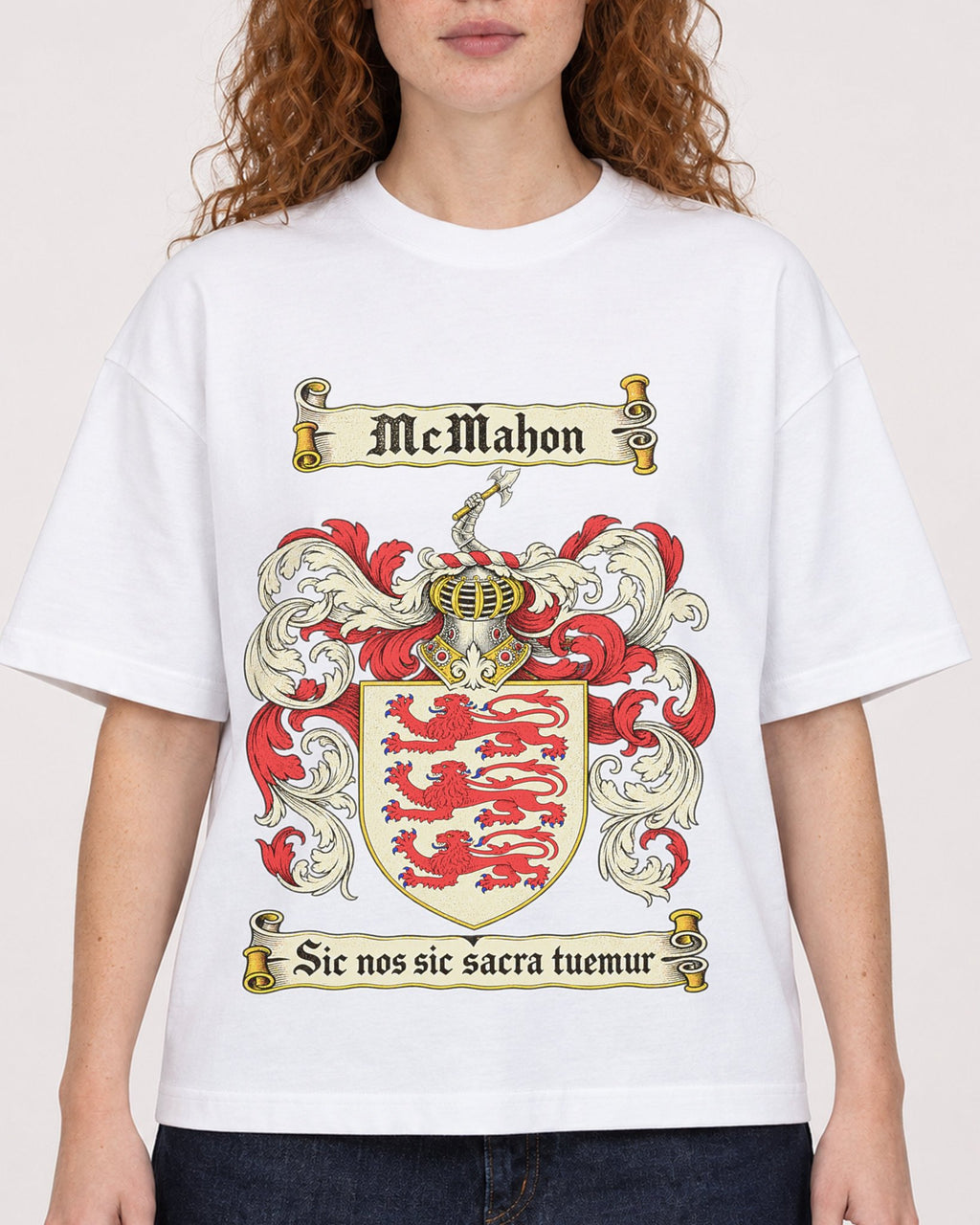 Mockup Boxy Heavyweight Tee White female close-up 09