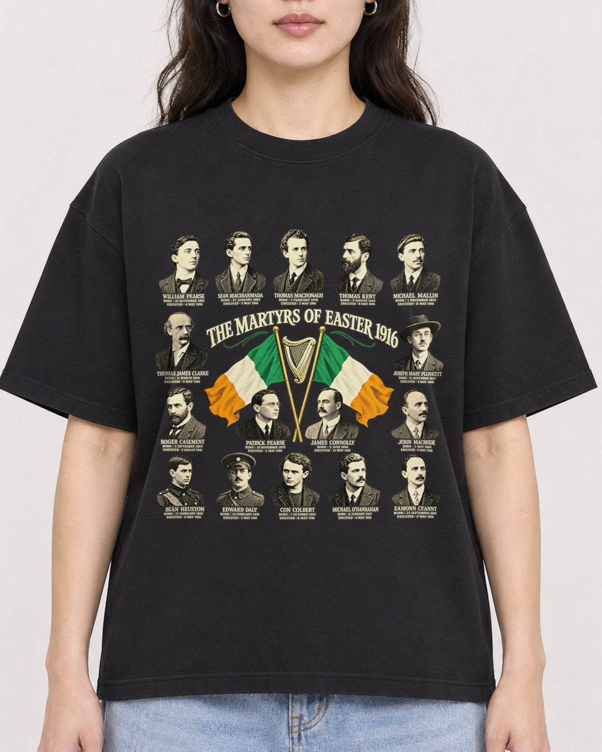 Mockup Boxy Heavyweight Tee Black female close-up 03