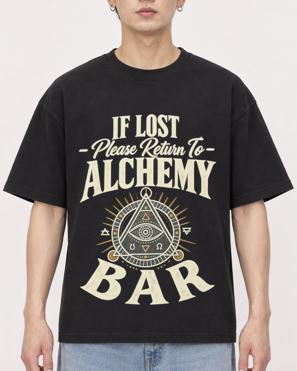 Mockup Boxy Heavyweight Tee Black male close-up 01