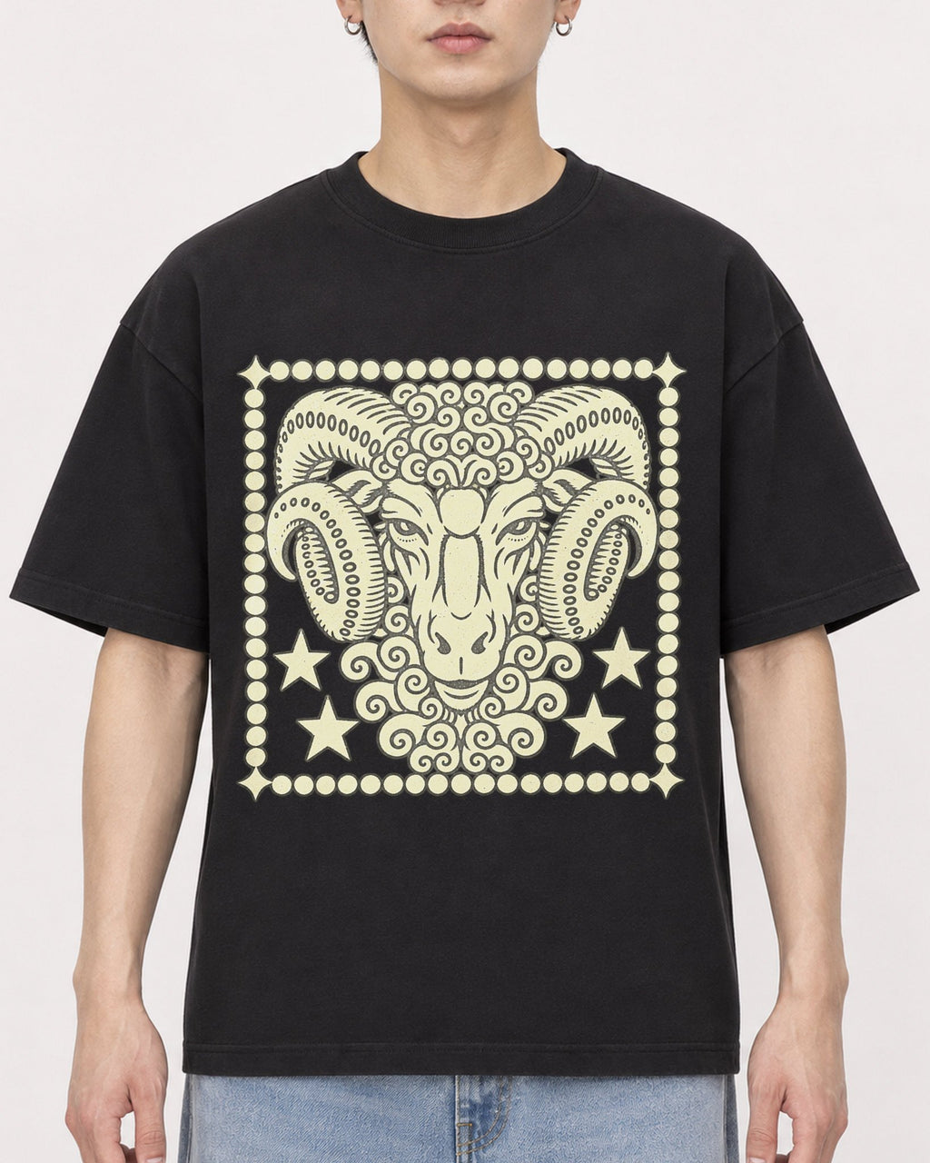 Mockup Boxy Heavyweight Tee Black male close-up 01