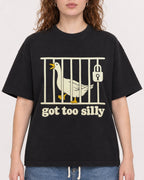 Mockup Boxy Heavyweight Tee Black female close-up 09