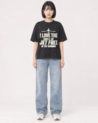 Mockup Boxy Heavyweight Tee Black female full-body 11