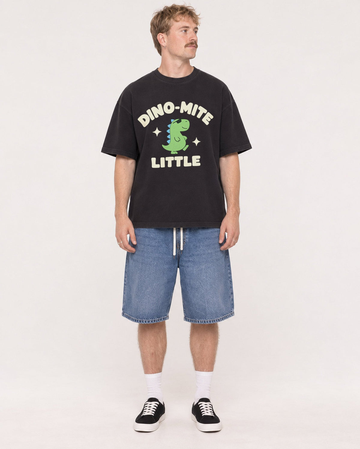 Mockup Boxy Heavyweight Tee Black male full-body 19