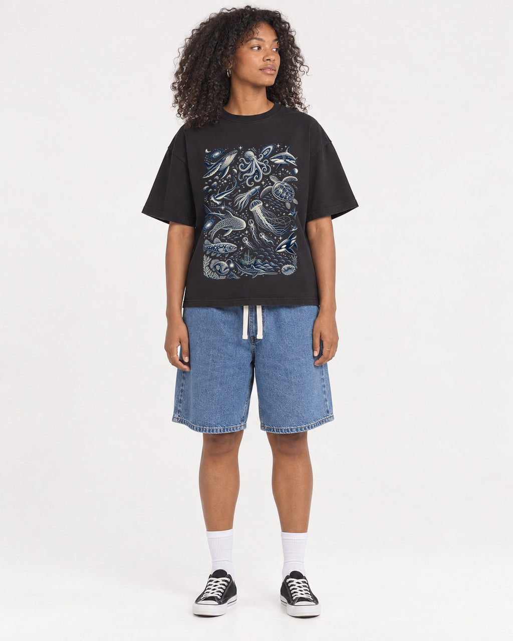 Mockup Boxy Heavyweight Tee Black female full-body 05