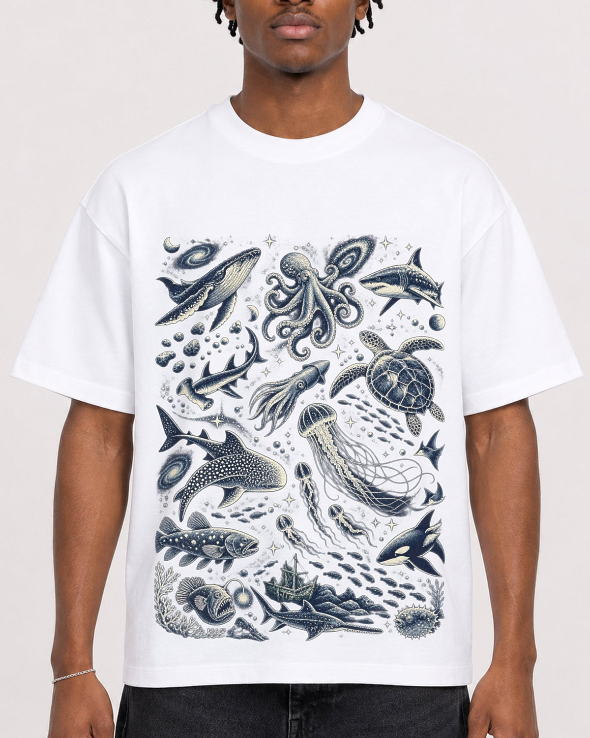 Mockup Boxy Heavyweight Tee White male close-up 05