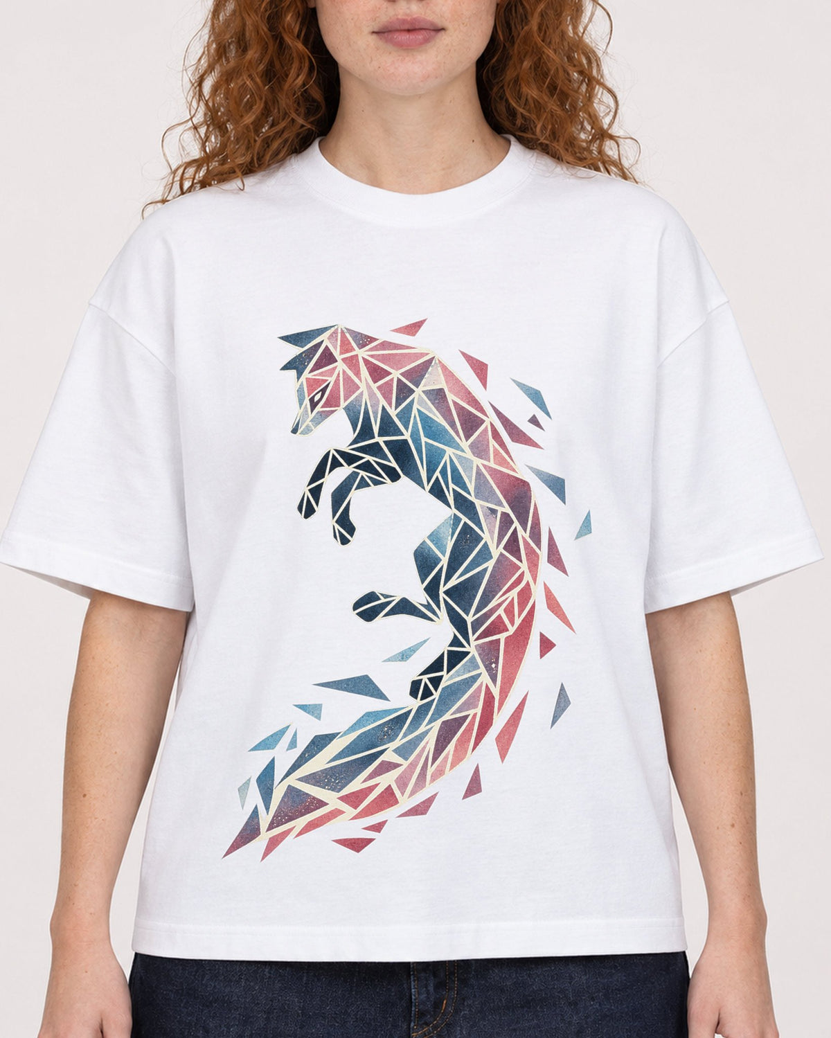 Mockup Boxy Heavyweight Tee White female close-up 09