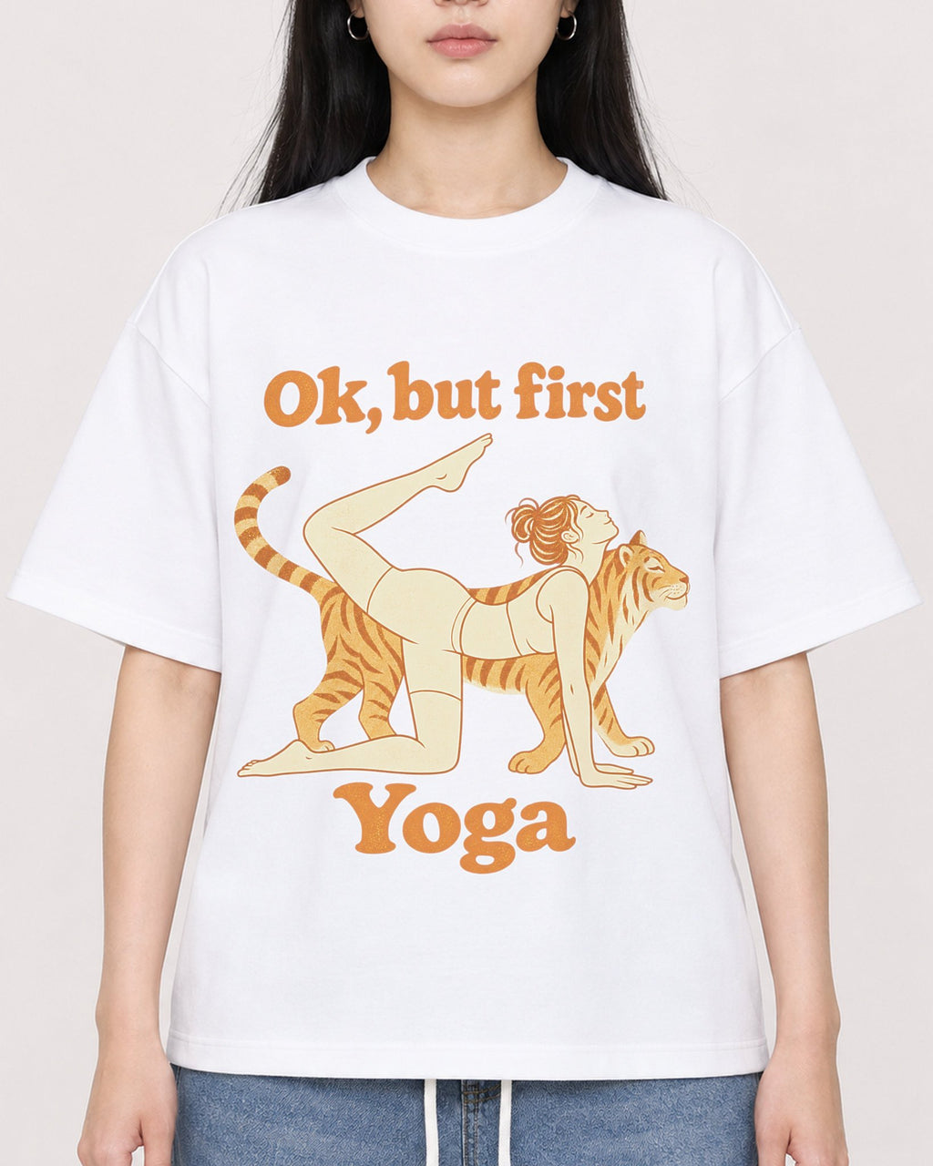 Mockup Boxy Heavyweight Tee White female close-up 01