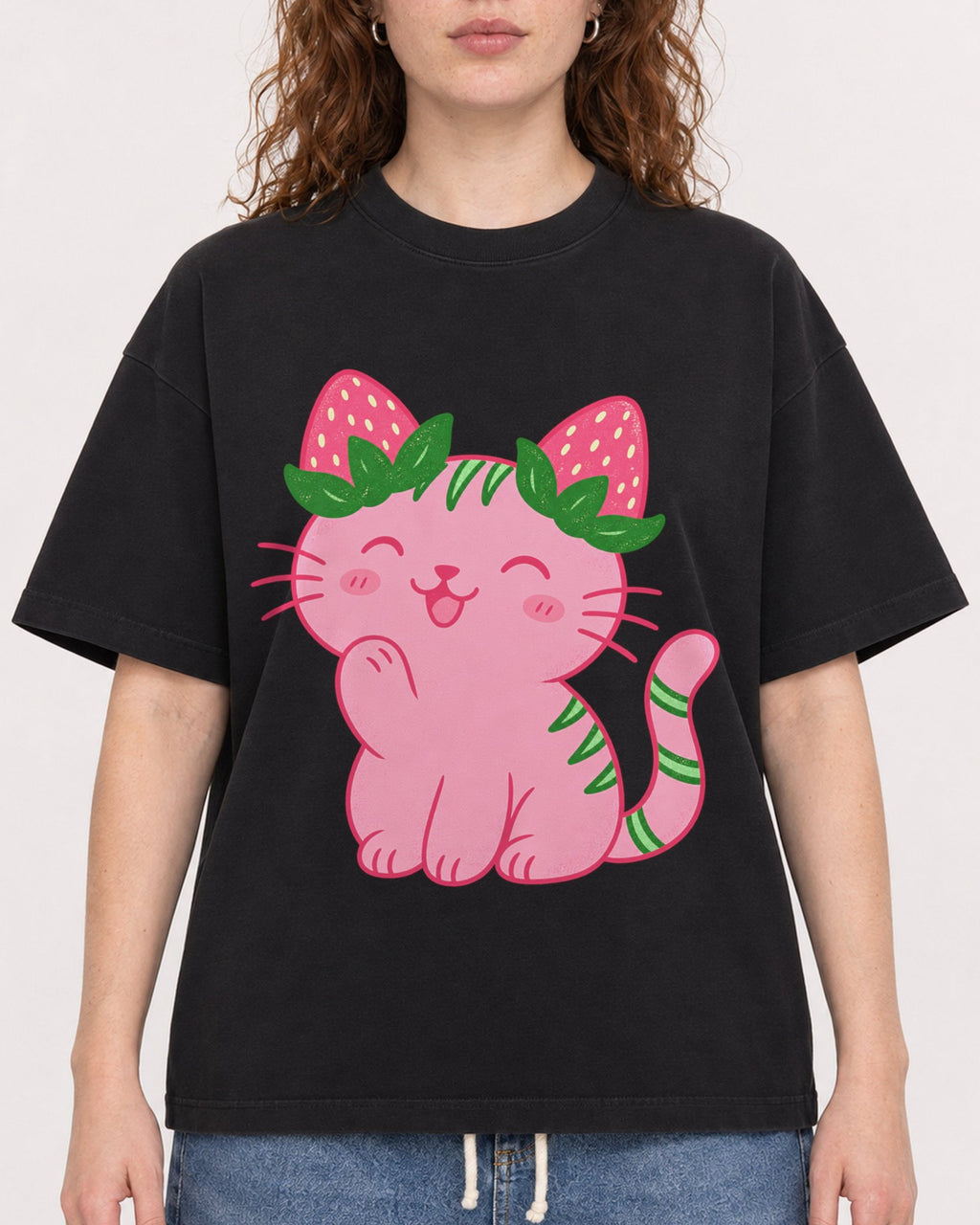 Mockup Boxy Heavyweight Tee Black female close-up 09