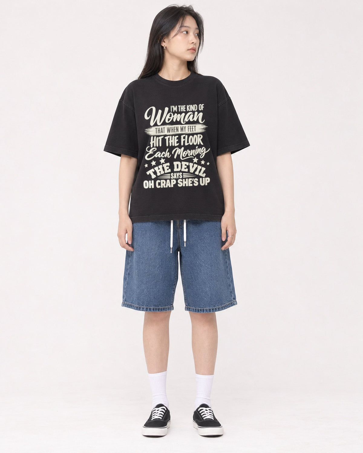 Mockup Boxy Heavyweight Tee Black female full-body 01