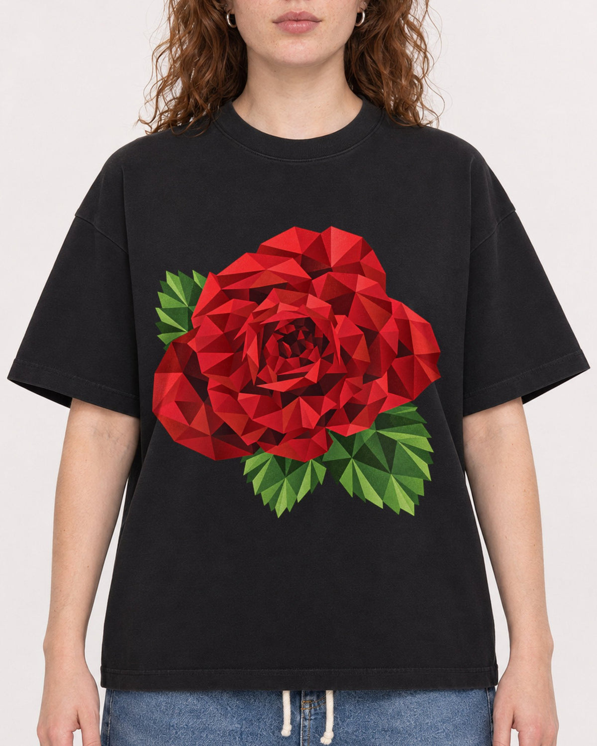 Mockup Boxy Heavyweight Tee Black female close-up 09