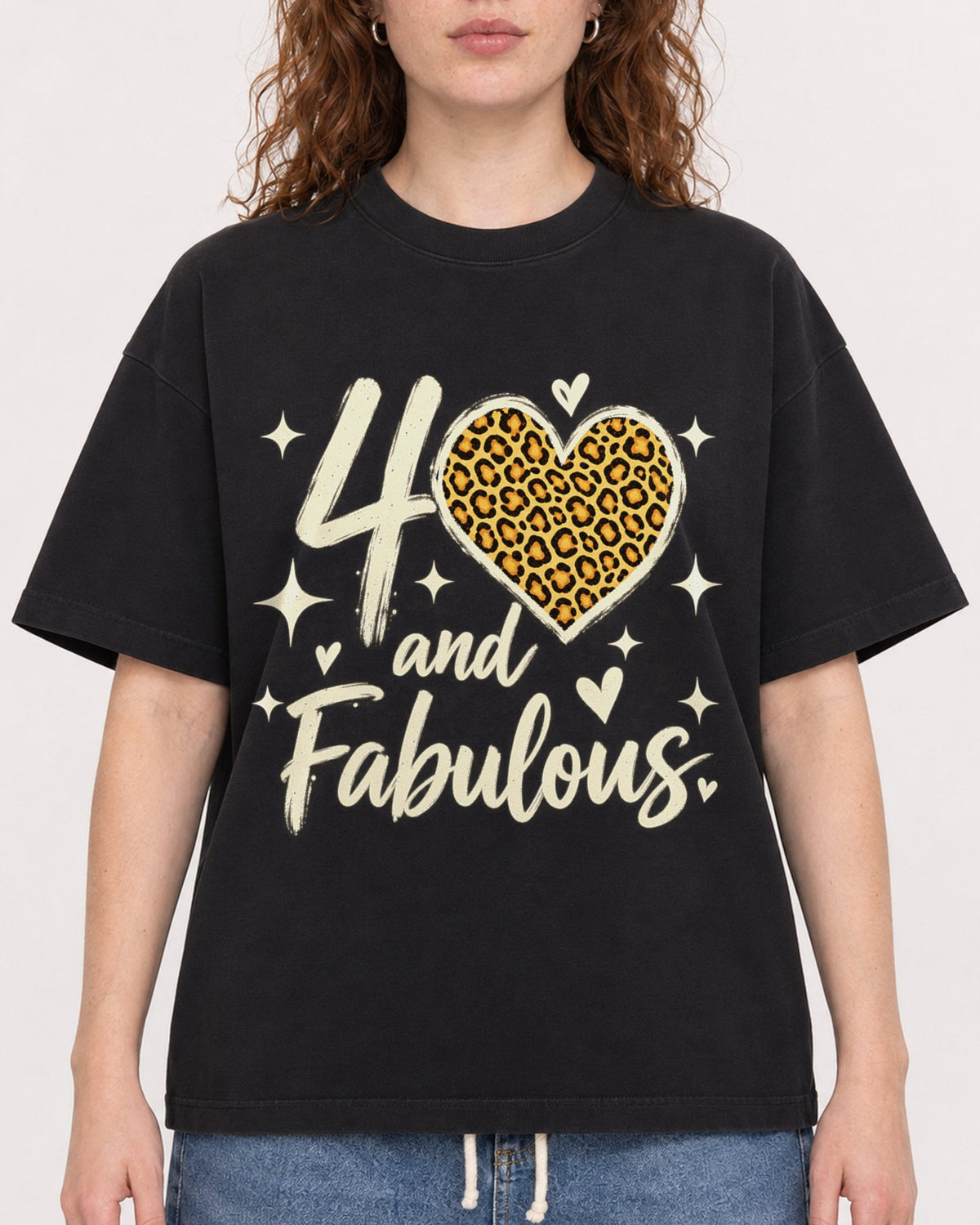Mockup Boxy Heavyweight Tee Black female close-up 09
