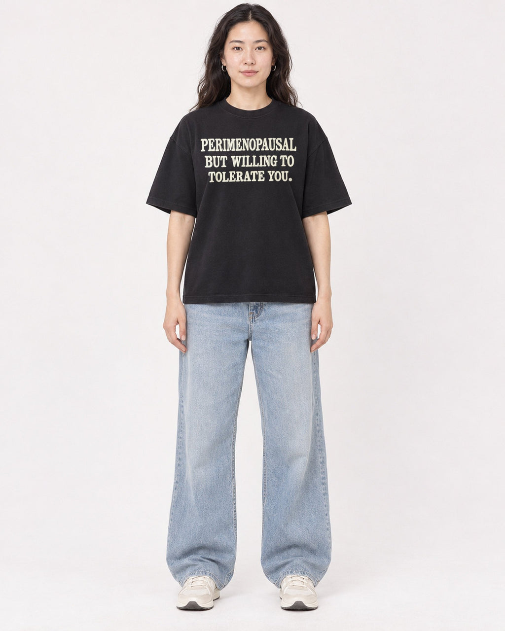 Mockup Boxy Heavyweight Tee Black female full-body 03