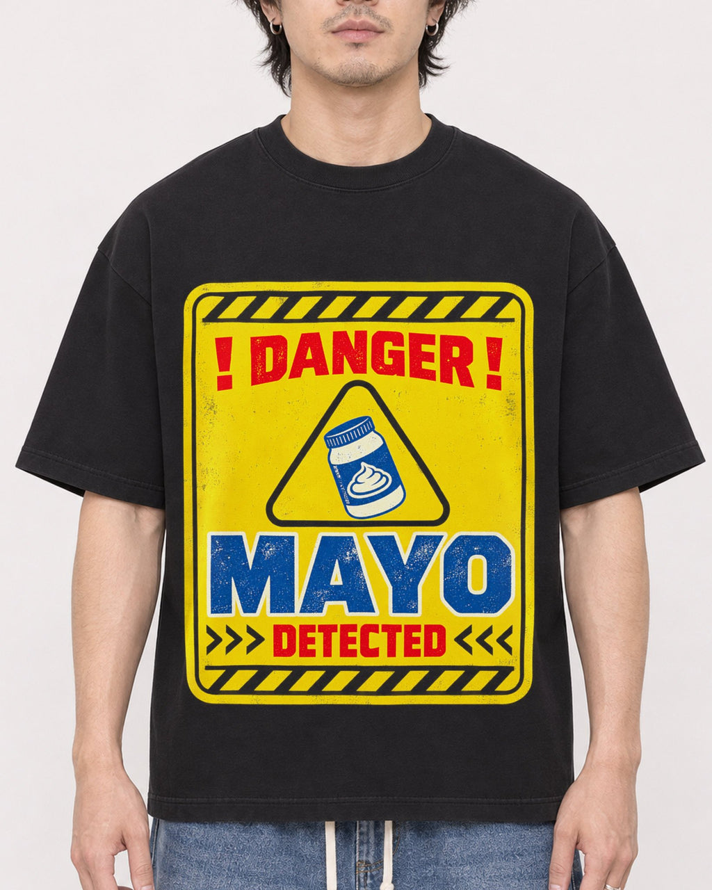 Mockup Boxy Heavyweight Tee Black male close-up 03