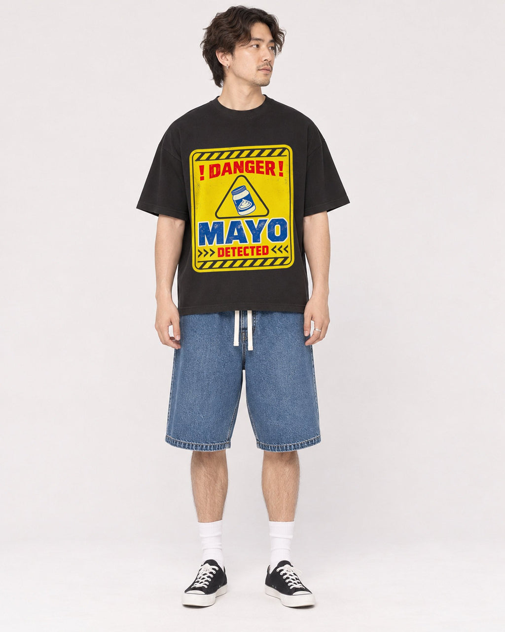 Mockup Boxy Heavyweight Tee Black male full-body 03
