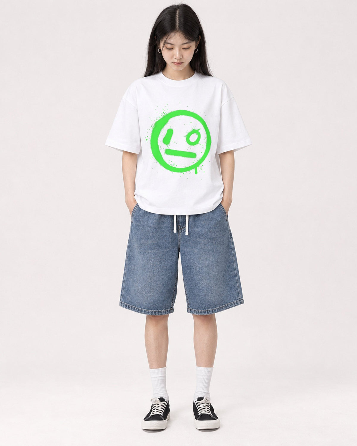 Mockup Boxy Heavyweight Tee White female full-body 01