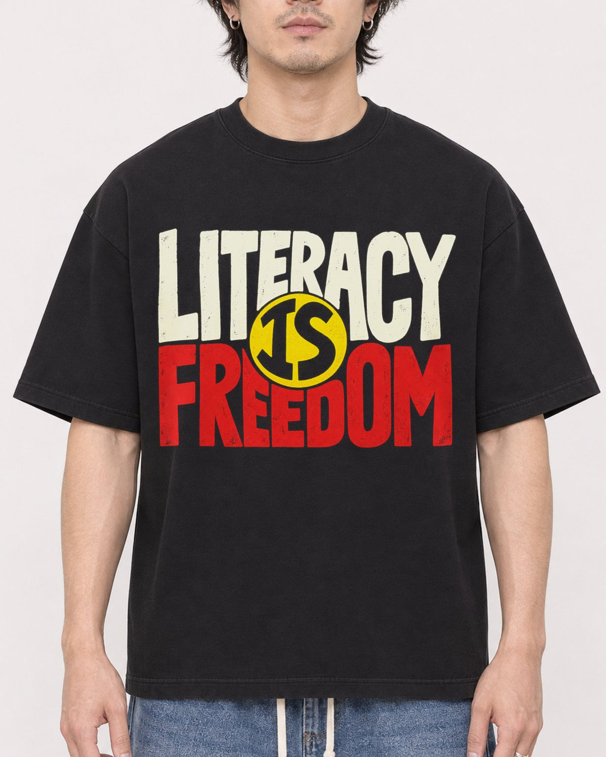 Mockup Boxy Heavyweight Tee Black male close-up 03