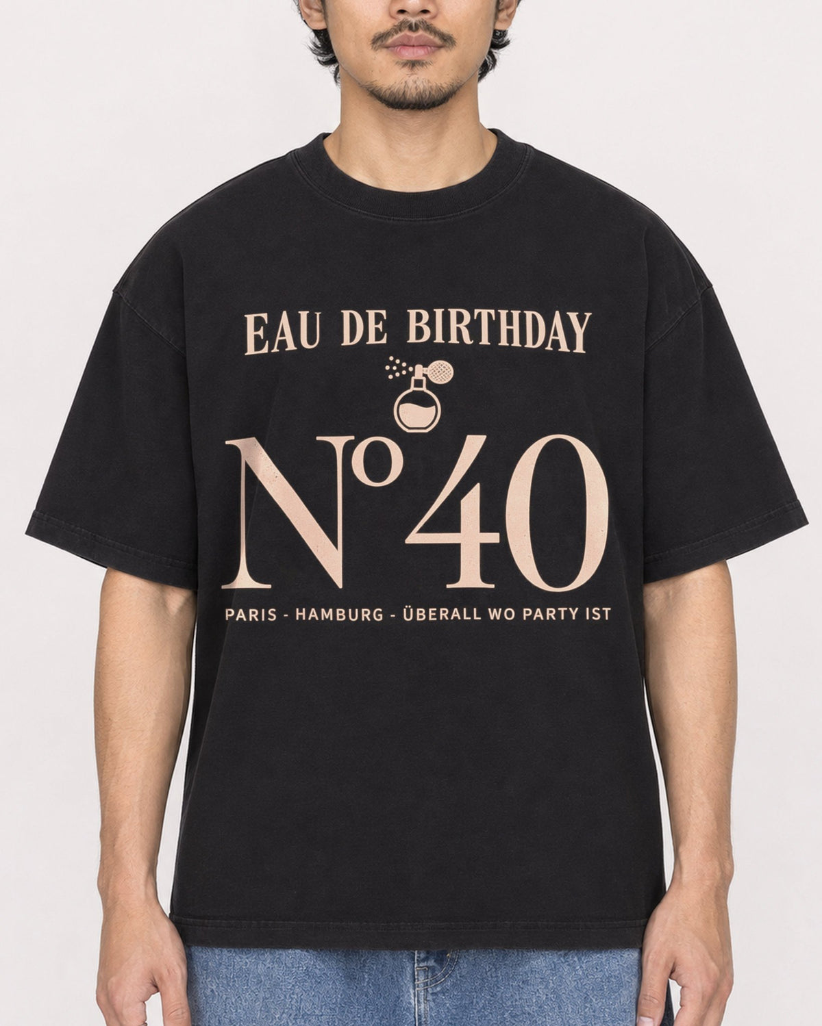 Mockup Boxy Heavyweight Tee Black male close-up 02