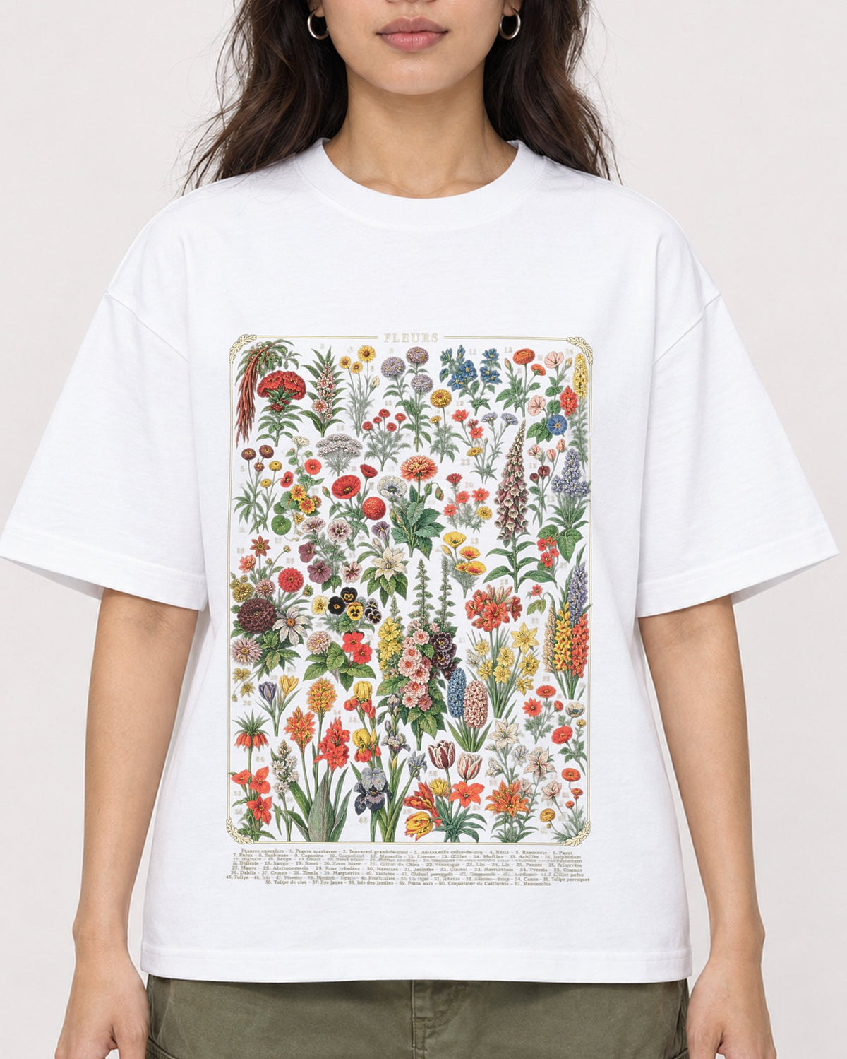 Mockup Boxy Heavyweight Tee White female close-up 02