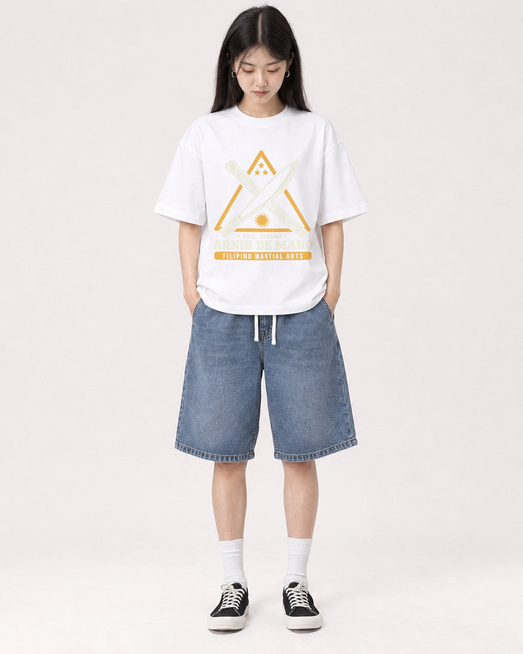 Mockup Boxy Heavyweight Tee White female full-body 01
