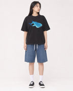 Mockup Boxy Heavyweight Tee Black female full-body 01