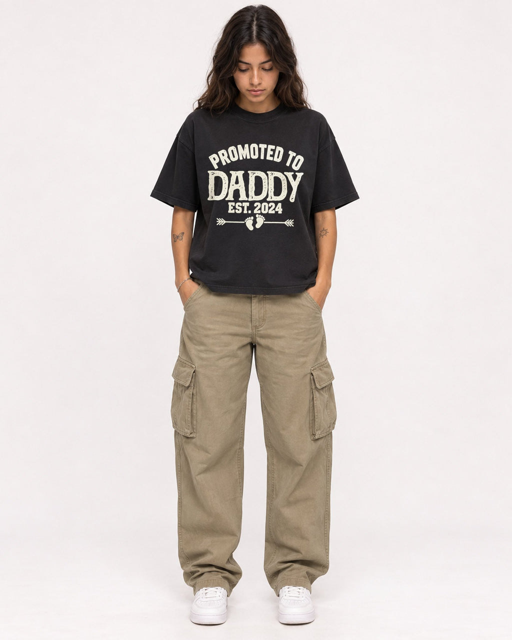 Mockup Boxy Heavyweight Tee Black female full-body 06