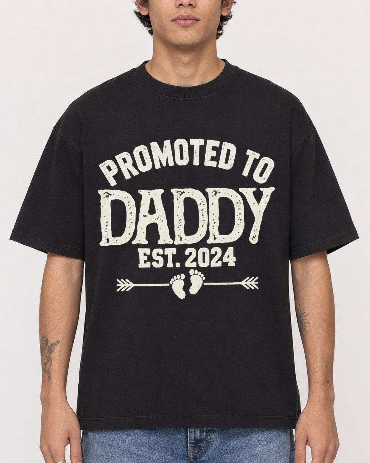 Mockup Boxy Heavyweight Tee Black male close-up 06