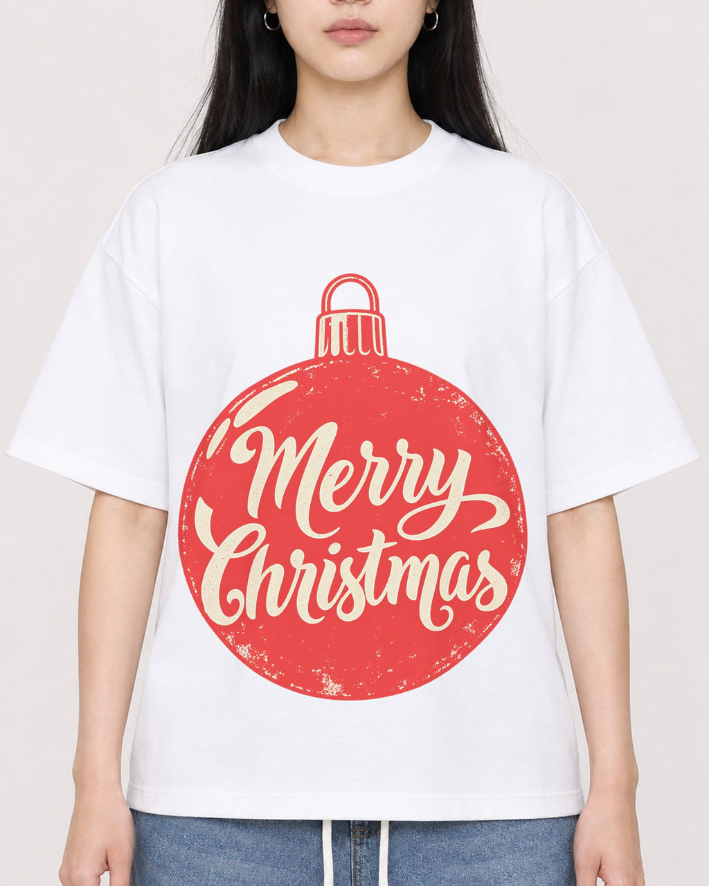 Mockup Boxy Heavyweight Tee White female close-up 01