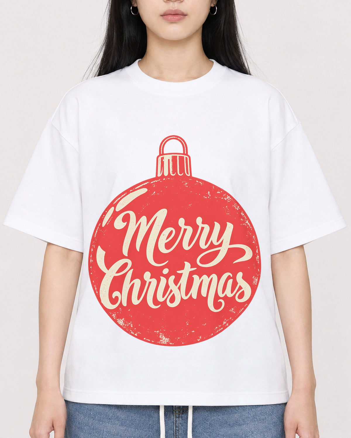 Mockup Boxy Heavyweight Tee White female close-up 01