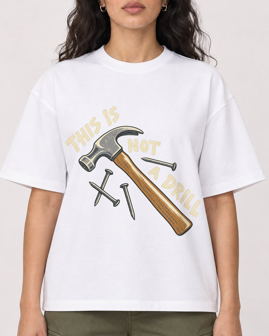 Mockup Boxy Heavyweight Tee White female close-up 07