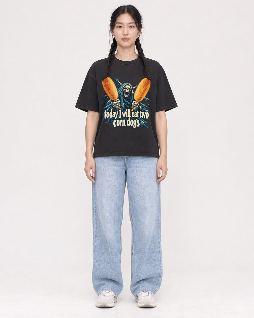 Mockup Boxy Heavyweight Tee Black female full-body 43